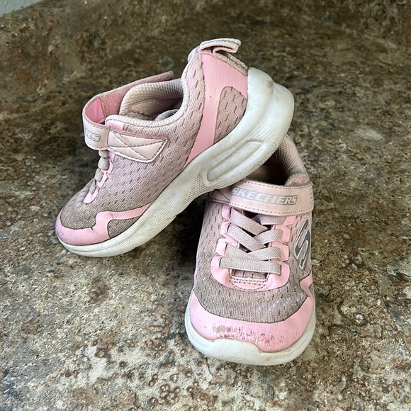 Skechers Shoes Skechers Little Girls Tennis Shoes Size 2 Poshmark